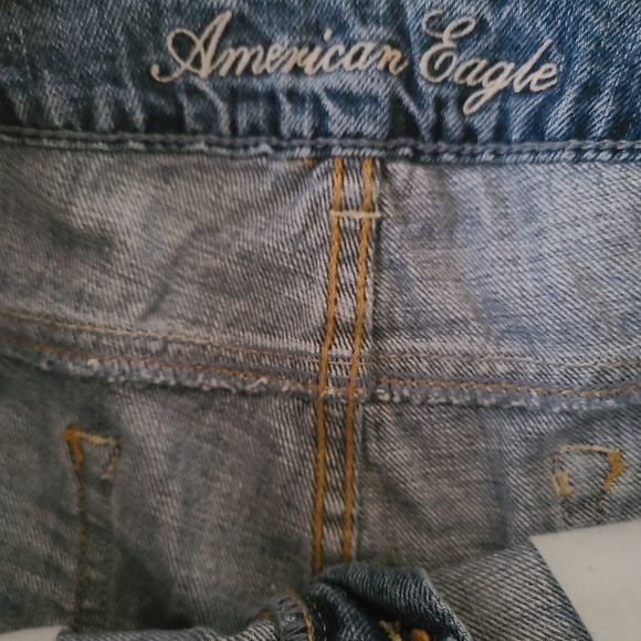 American Eagle 100 Percent Cotton Mid Rise Distressed Shorts Size 0 - Picture 10 of 15